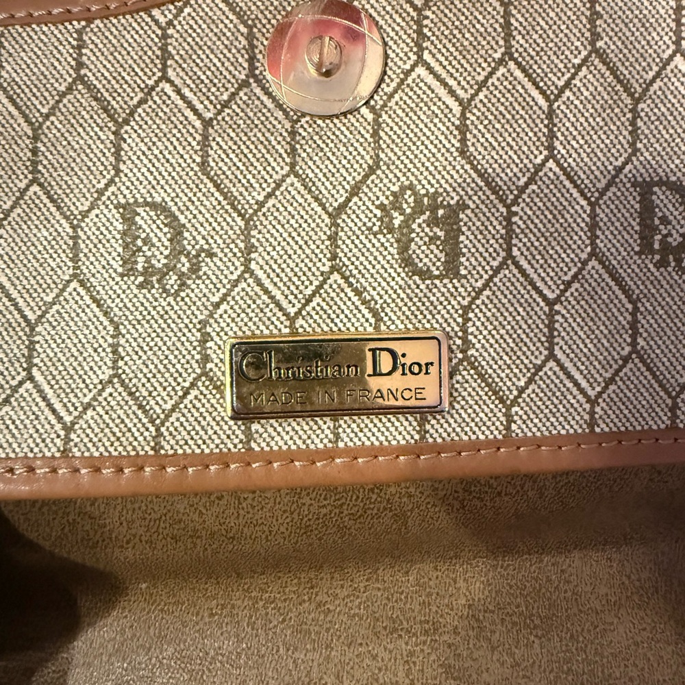 CHRISTIAN DIOR VINTAGE HONEY COMB BAG WITH STRAP - Picture 4 of 11